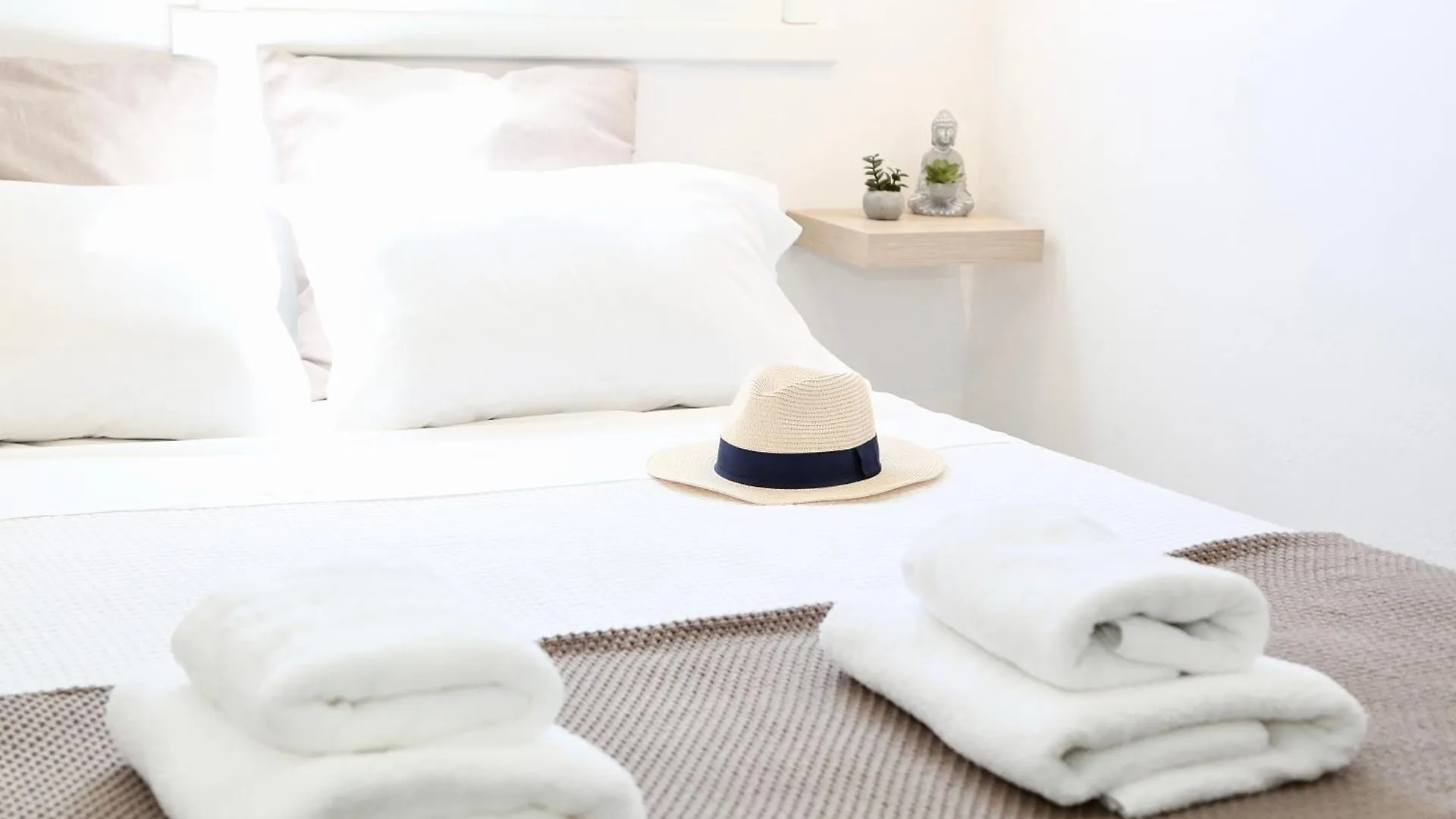 Whitelist Studios In Mykonos Town