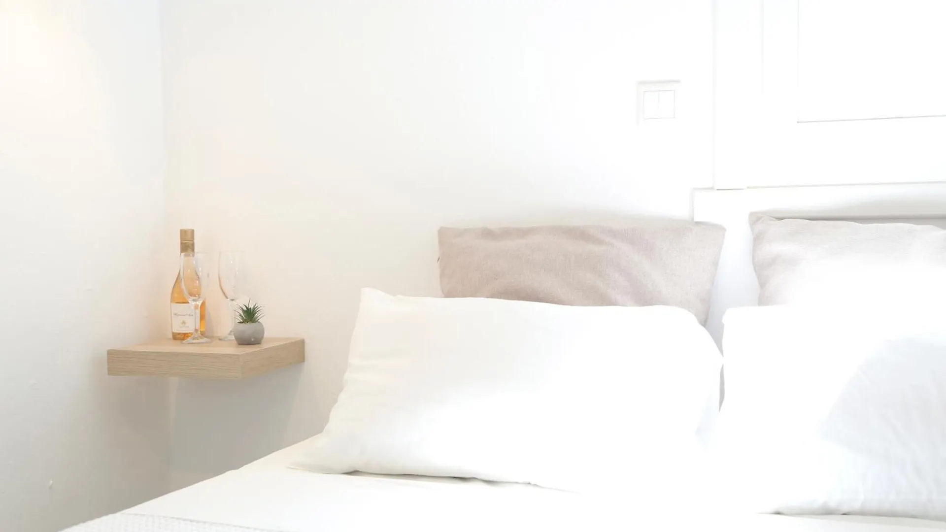 Whitelist Studios In Mykonos Town